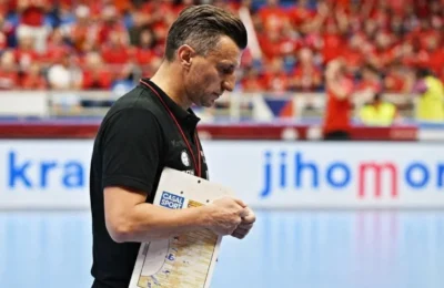 Selectionerul Romaniei suspendat pentru dopaj. Metoda interzisa folosita la nationala