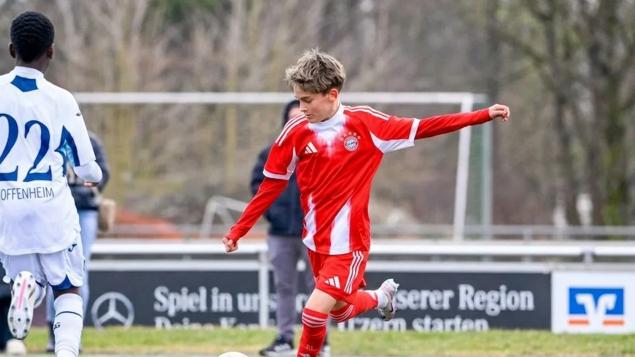 Un roman de 13 ani face senzatie la Bayern. Viitorul decar al nationalei a fost descoperit