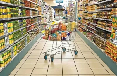Anunțul care vizează toți românii. De ce se scumpesc din nou sucurile și alimentele de bază