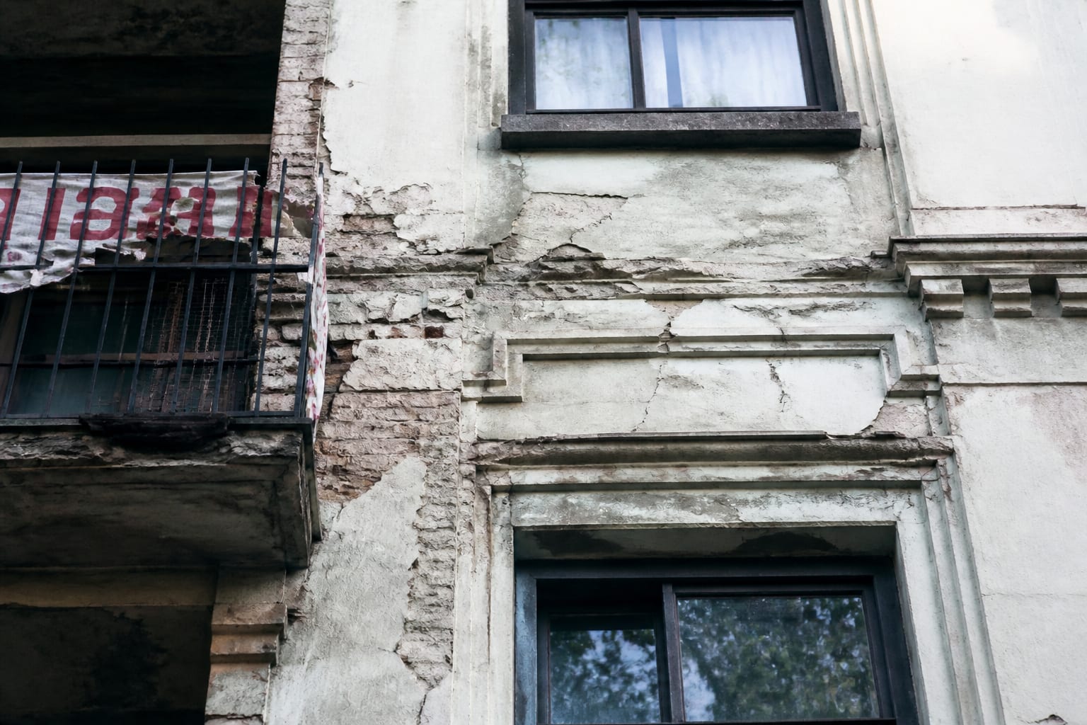 207 cazări turistice din București au fost listate ilegal în clădiri cu risc seismic maxim