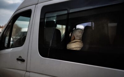 409 persoane vulnerabile din azilele ilegale din Bihor au fost mutate de urgență în 19 județe