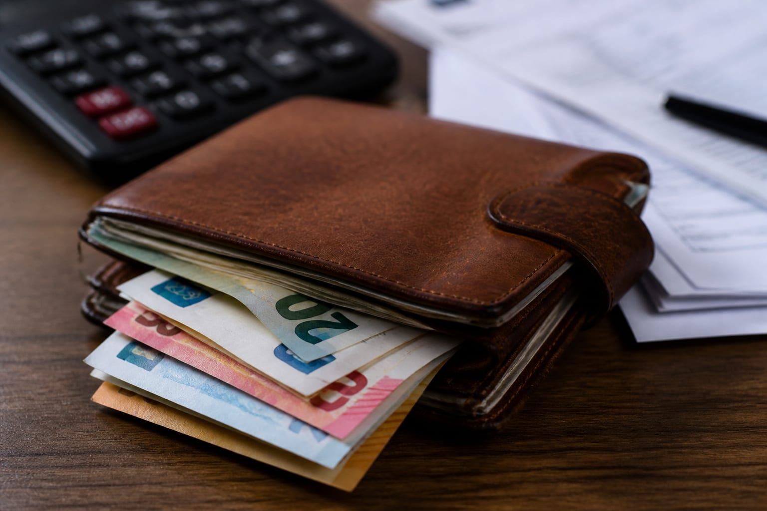 Salariul net poate crește cu până la 210 euro pe an prin noi deduceri fiscale