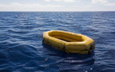 Un navigator a fost salvat după o lună în derivă pe Oceanul Pacific