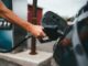 Amenzi de 100.000 de lei pentru benzinăriile care scumpesc carburanții după ora 12:00