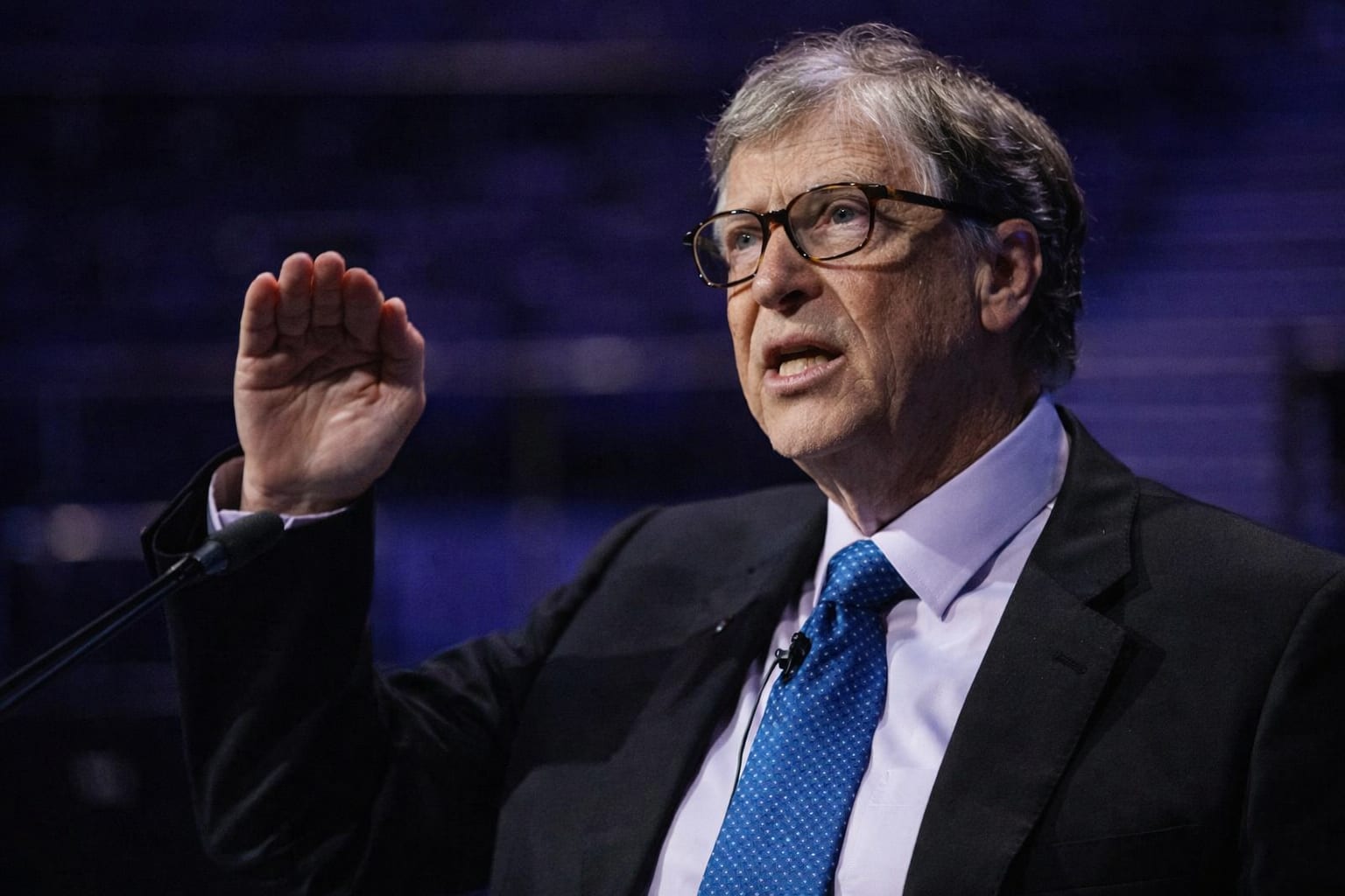 Bill Gates avertizează că inteligența artificială poate elimina aproape toate locurile de muncă