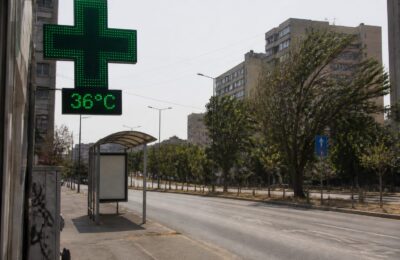 Cod galben de caniculă și vijelii marți în România. Maxime de 36 de grade în sud-est și vânt de 90 km/h în restul țării