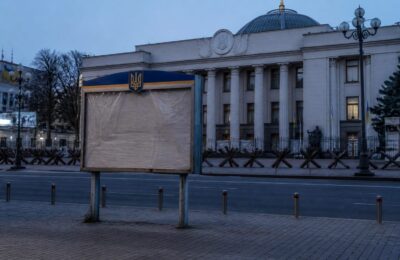 Fostul ministru ucrainean al apărării cere organizarea de alegeri în pofida legii marțiale