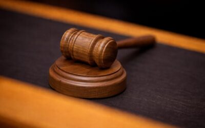 Peste 2.350 de contracte juridice suspecte descoperite într-un dosar cu polițiști și personal medical
