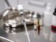 Un vaccin personalizat a prelungit perioada fără boală la pacienții cu melanom