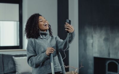 Un videoclip amuzant de patru minute poate stimula fluxul sanguin către creier, arată un studiu