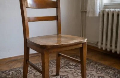 Cum se verifică forța picioarelor în 30 de secunde prin ridicări de pe scaun și când este indicat un consult